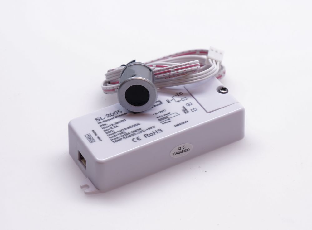 LED DIMMER 1x8A  KÖZELÍTÉSKAPCS.