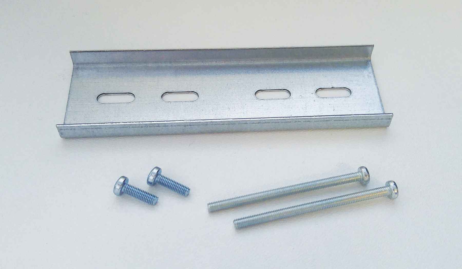 Csatlakozólap LINEAR II, III - vona