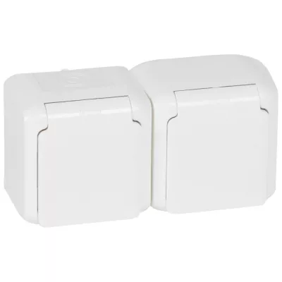 FORIX 2x2P+F GYV földelt dugalj IP44 fehér 16A 250V falon kívüli, csapófedéllel