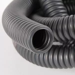 GÉGECSŐ  BETONBA FEKETE M25 10M 750N