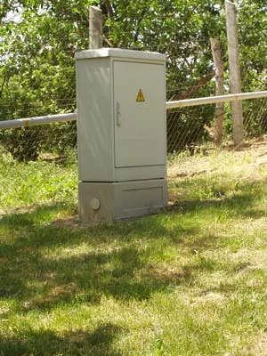 MKE-2/4 ELOSZTÓSZEKRÉNY FÖLDRE DIN MÉRET 1