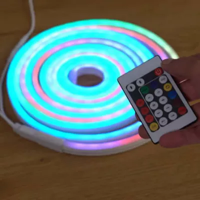 LED FUTÓ FÉNY RGB 5m 30LED/m TÁVIR.